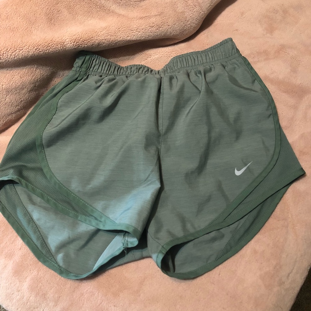 green nike dri fit shorts WOMEN XS NWOT